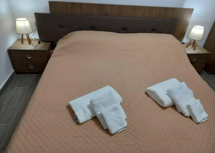 Апартаменты Dipotamata House Syneti *