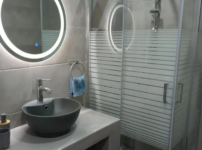 Апартаменты Dipotamata House Syneti *