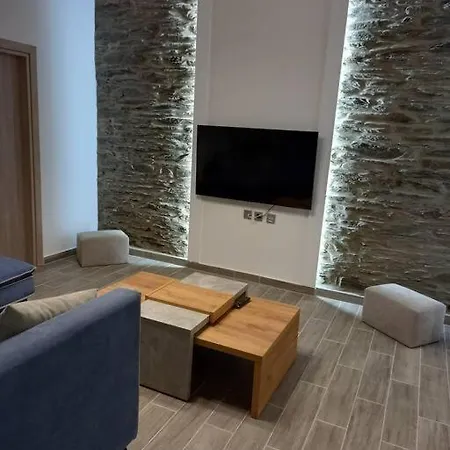 דירה Dipotamata House Syneti