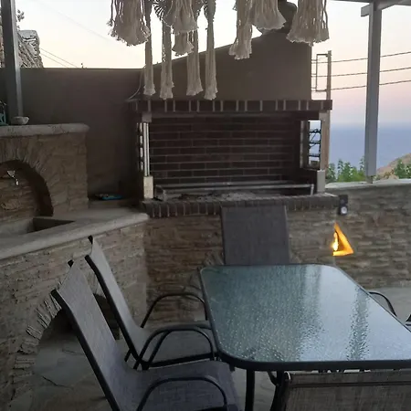 Dipotamata House Syneti